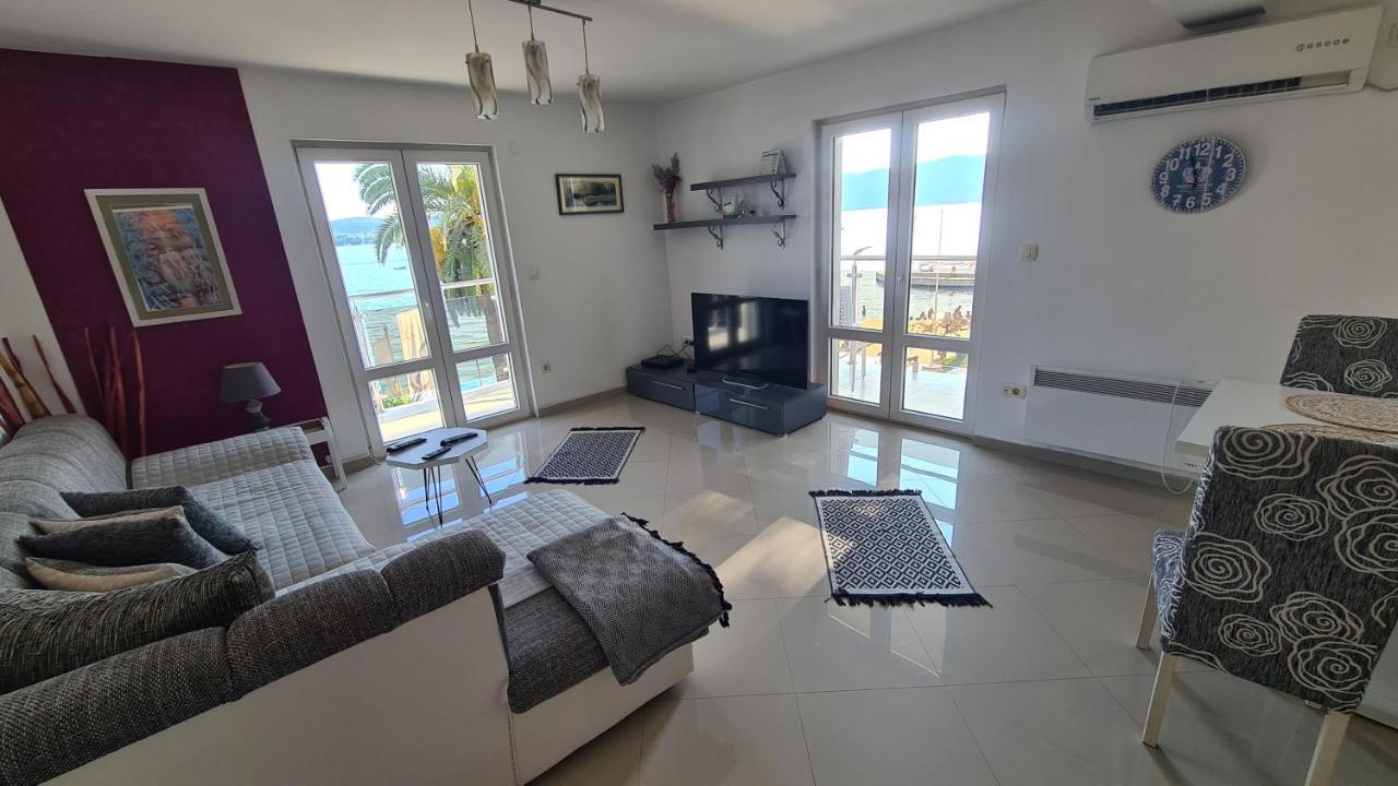Chic Apartment In The City Center By The Sea Tivat Exterior photo